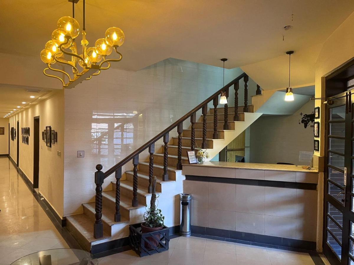 Shelton Hotel Rawalpindi Extérieur photo