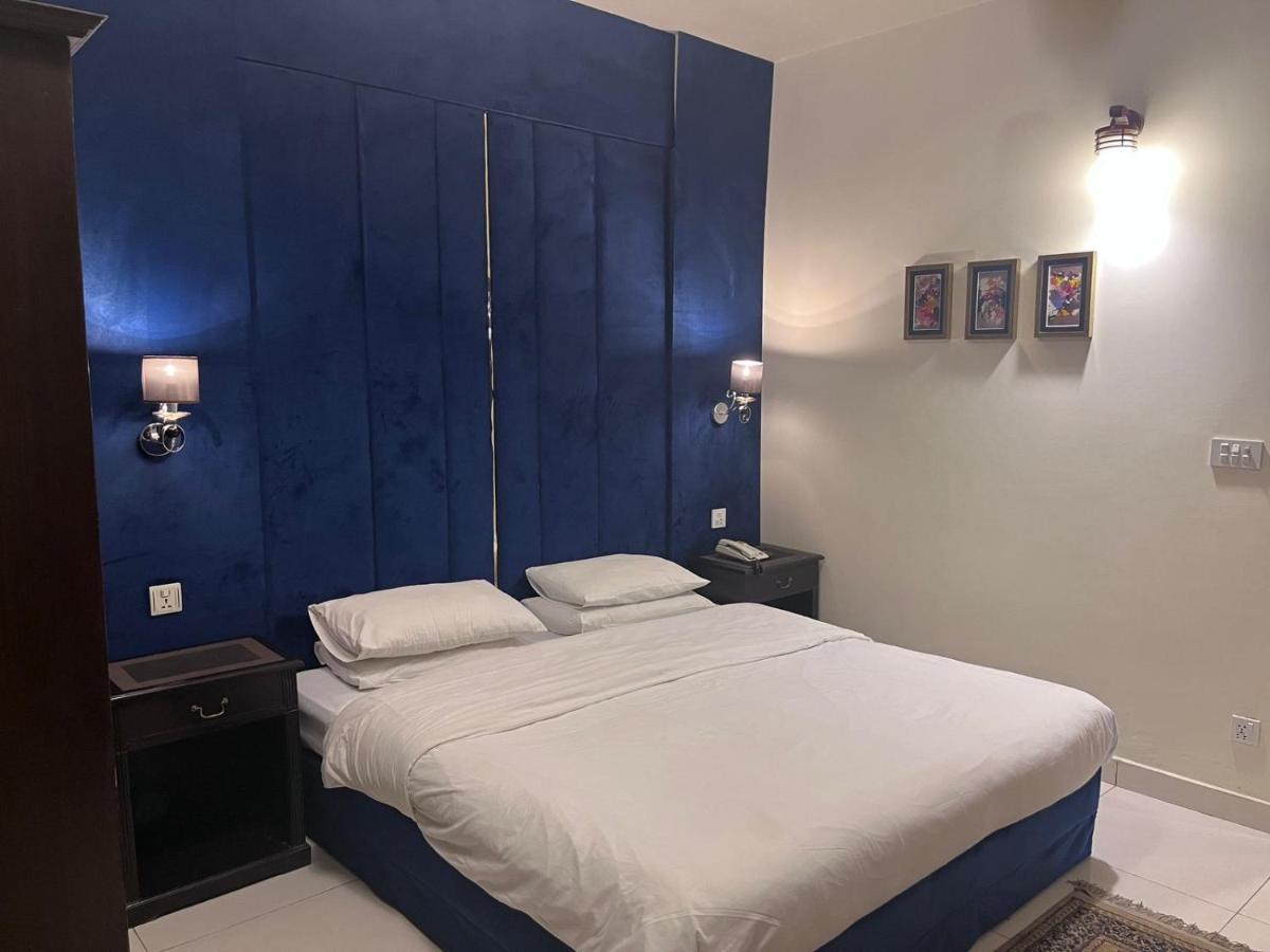 Shelton Hotel Rawalpindi Extérieur photo