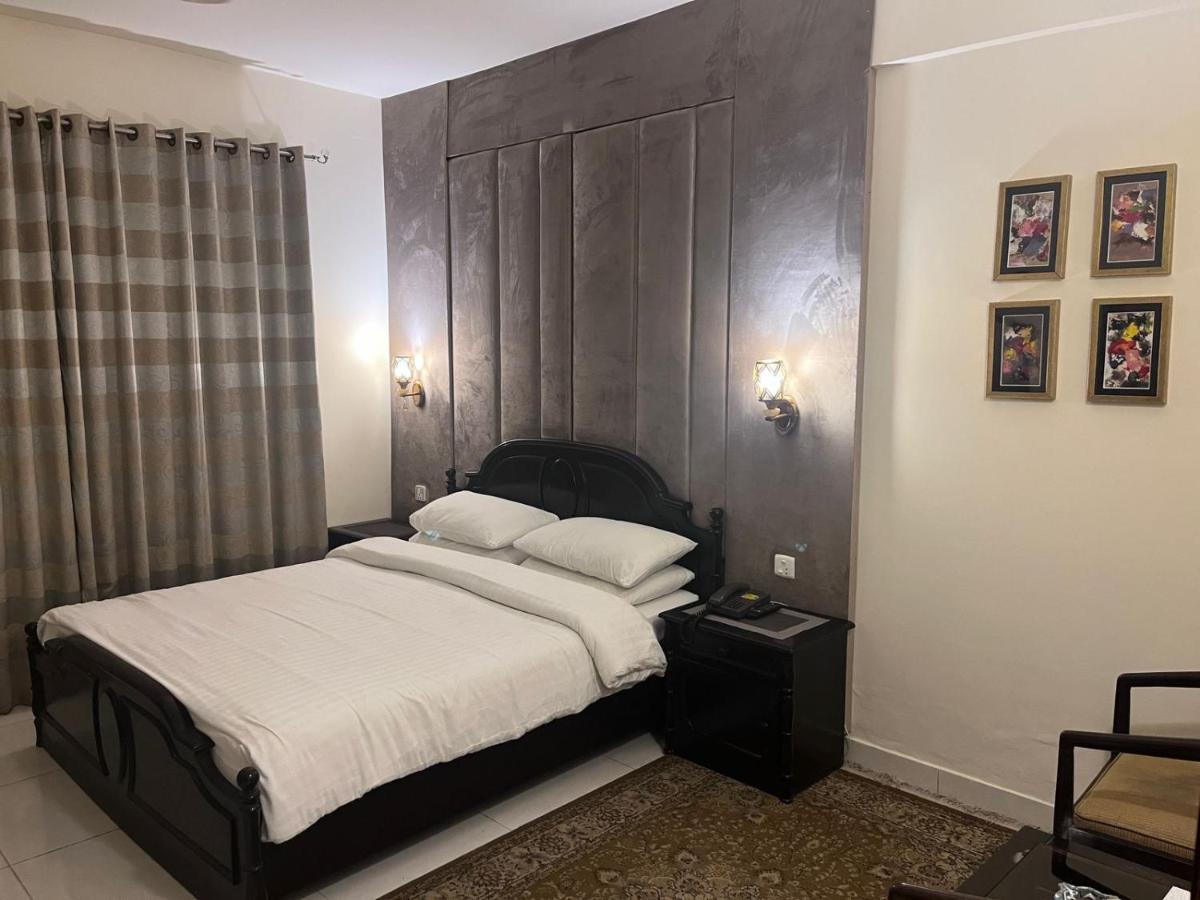 Shelton Hotel Rawalpindi Extérieur photo