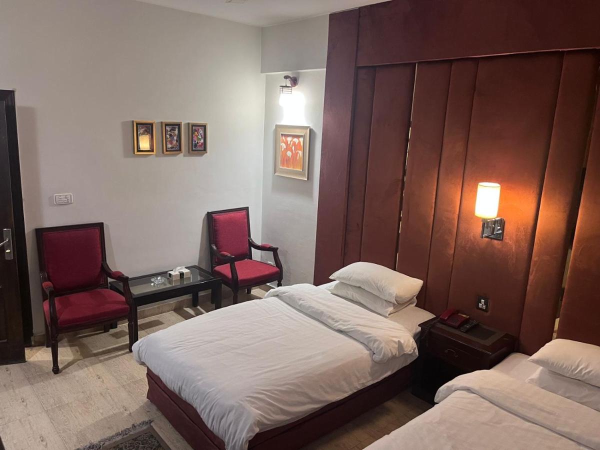 Shelton Hotel Rawalpindi Extérieur photo