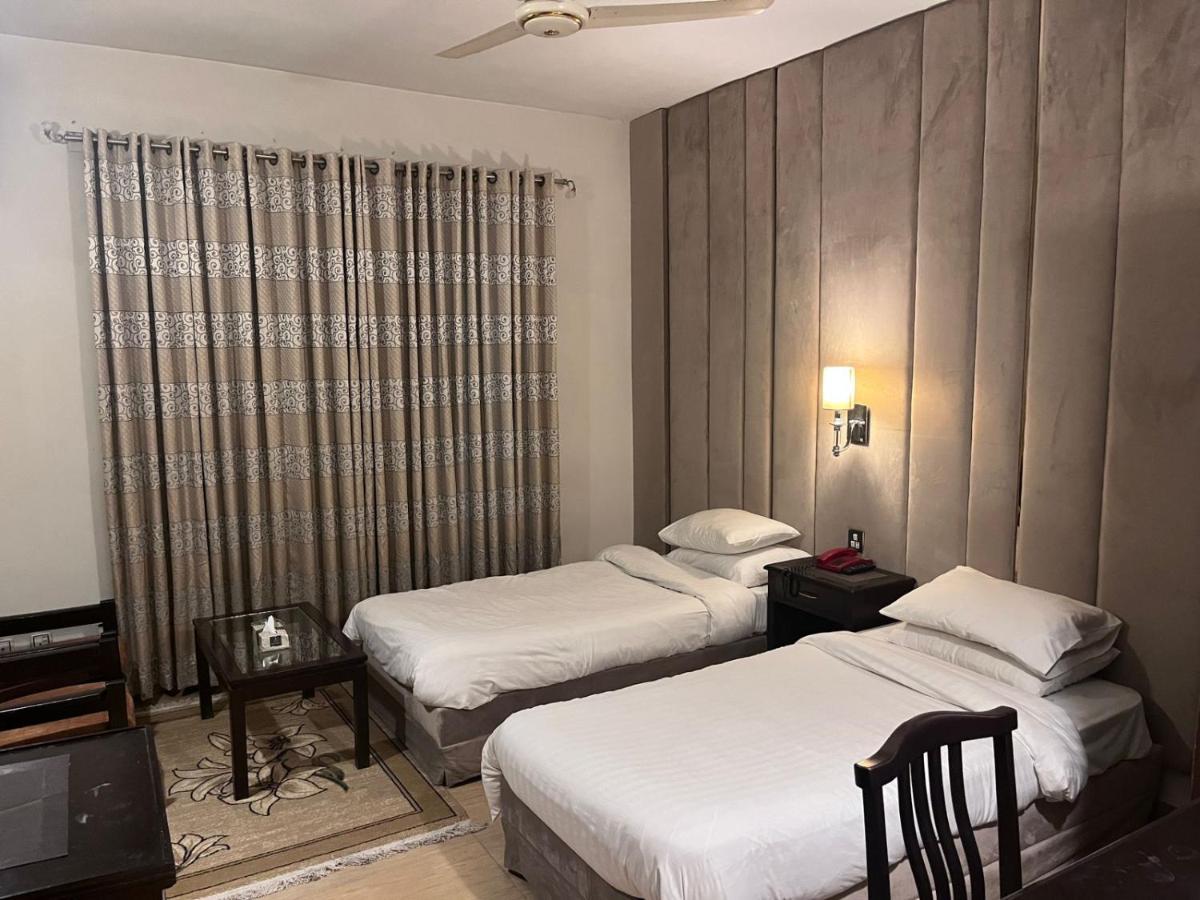 Shelton Hotel Rawalpindi Extérieur photo