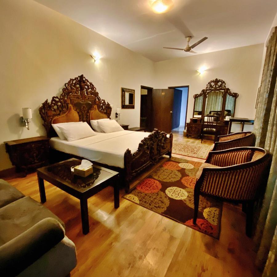 Shelton Hotel Rawalpindi Extérieur photo
